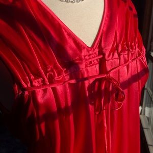 BCBG Gorgeous Pink Satin Top! 🌸🌺🌷